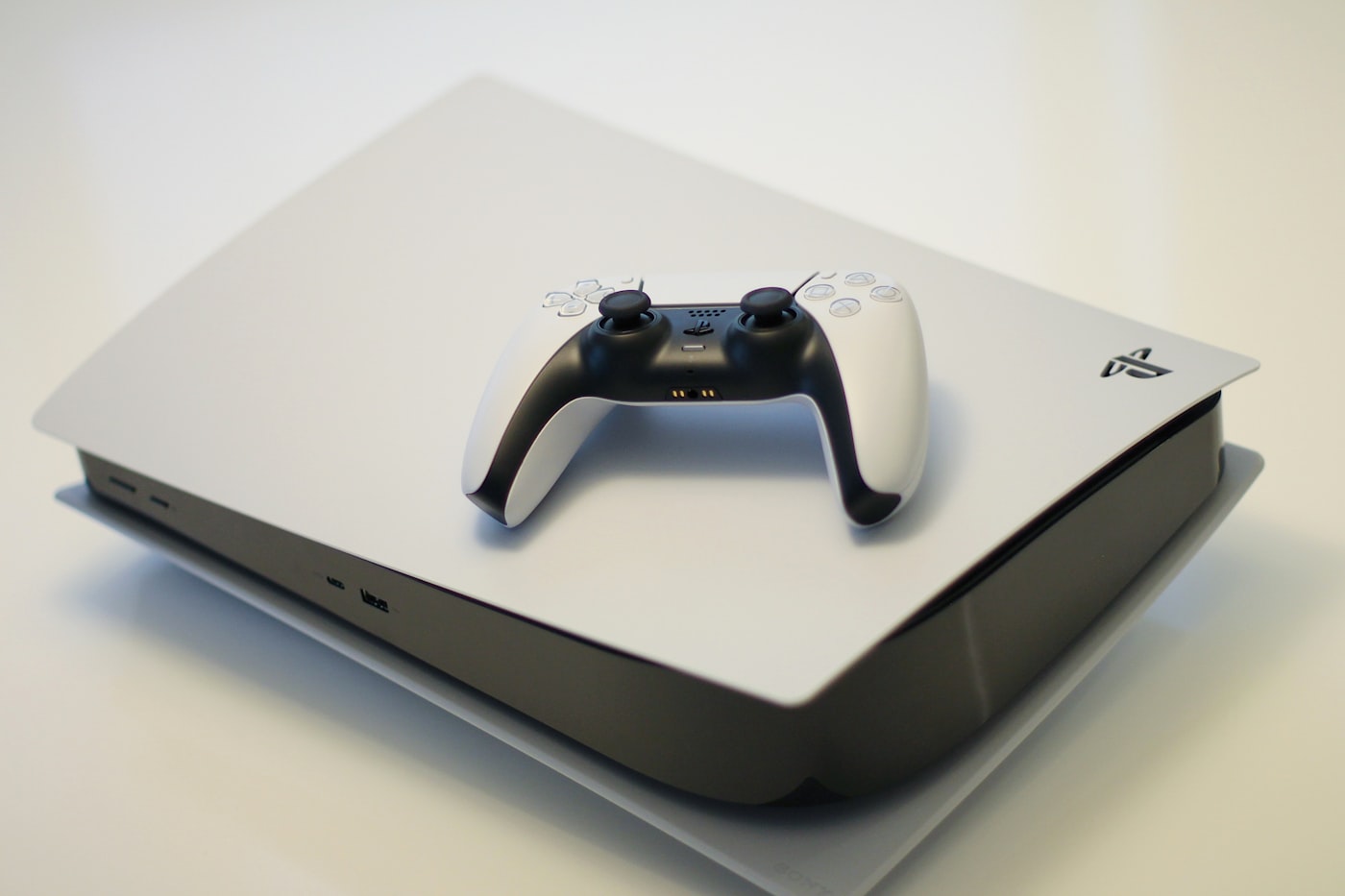 Controle DualSense PS5 com analógicos visíveis